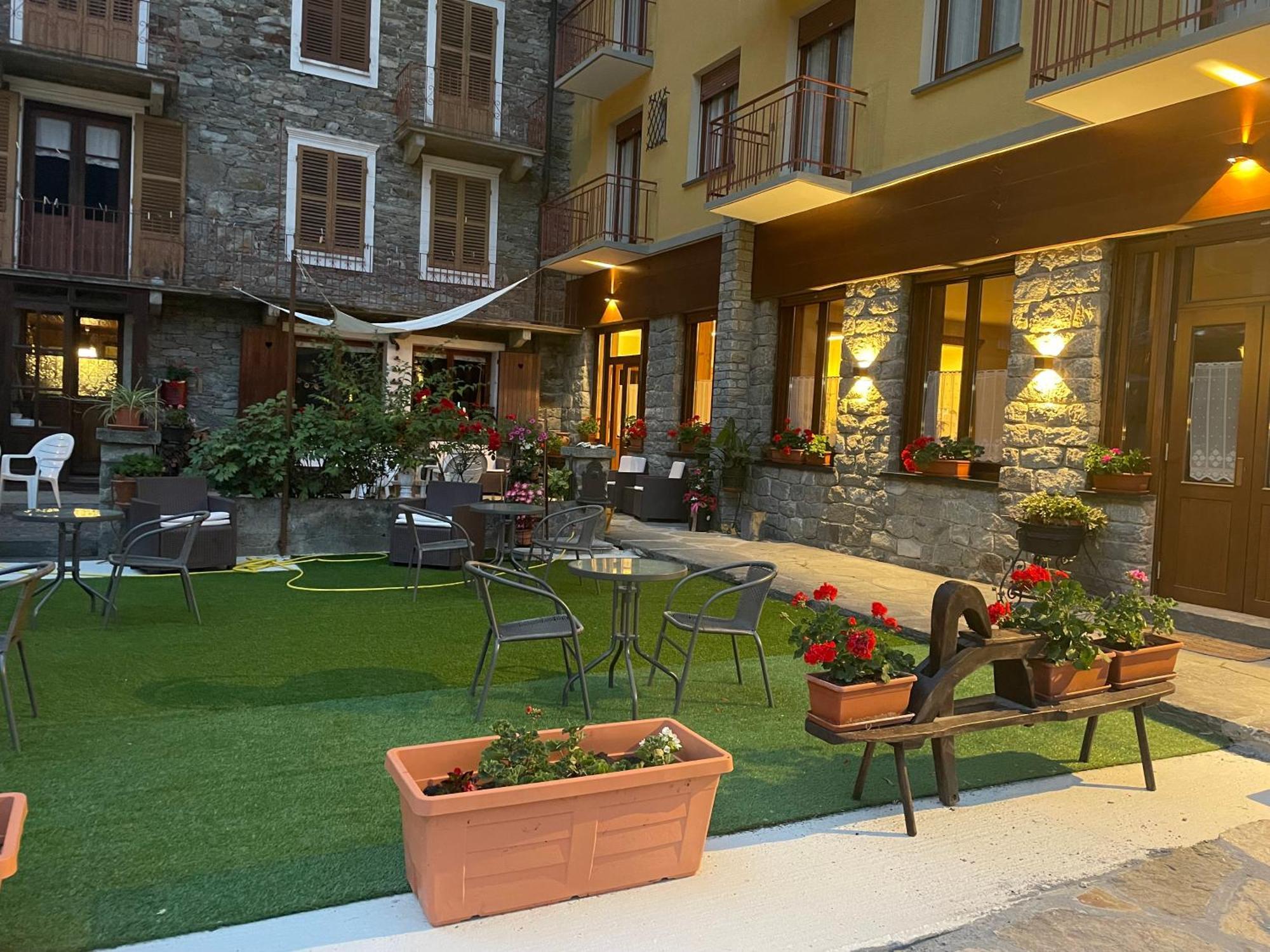 Albergo Mologna Габи Екстериор снимка